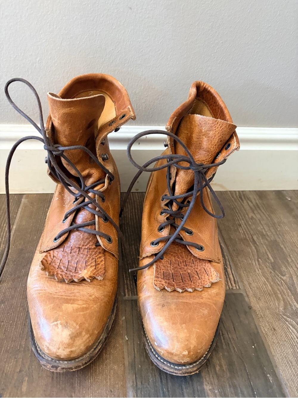 Justin Boots Tan Leather Lace-Up Work Boots with Dark Laces